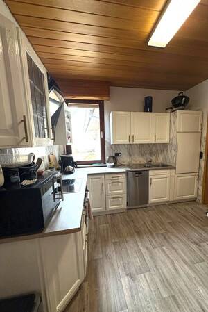 **EBK, Badewanne, zentral** – 55246 Wiesbaden – Vorschaubild 3