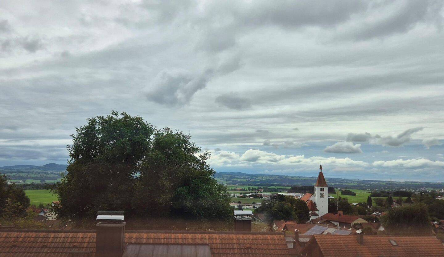 Haldenwang: freie 4 Zi- DG-Wohg.,99qm,Balkon, 1Garage,1Stellplatz, Keller – Haldenwang – Vorschaubild 2