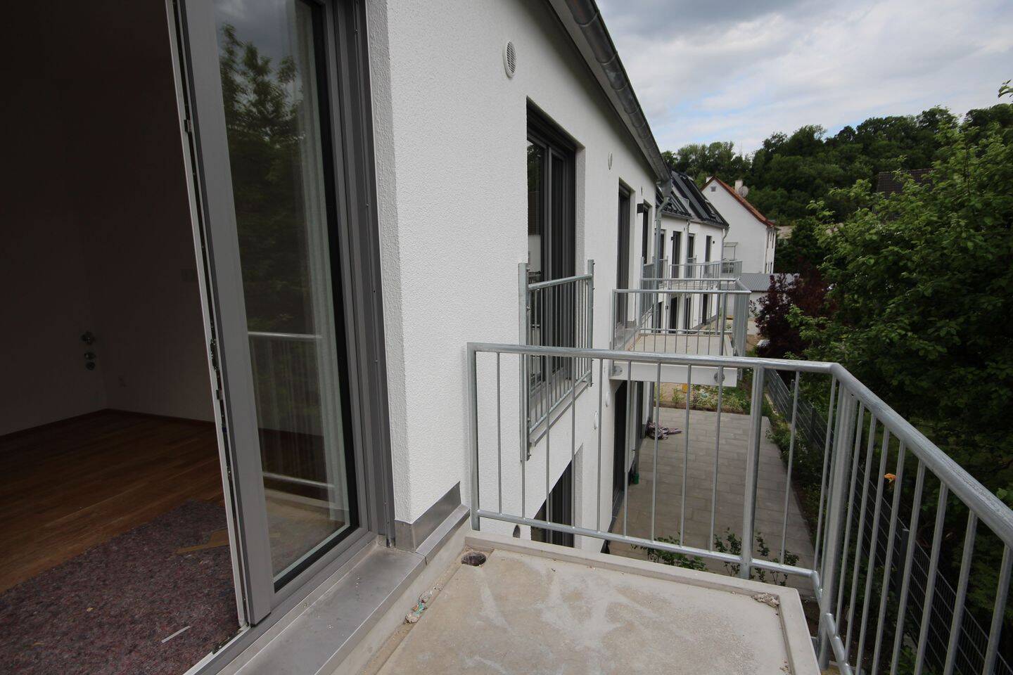 2 Zimmer Neubau - Wohnung im 1.OG mit Balkon - Stadtvilla