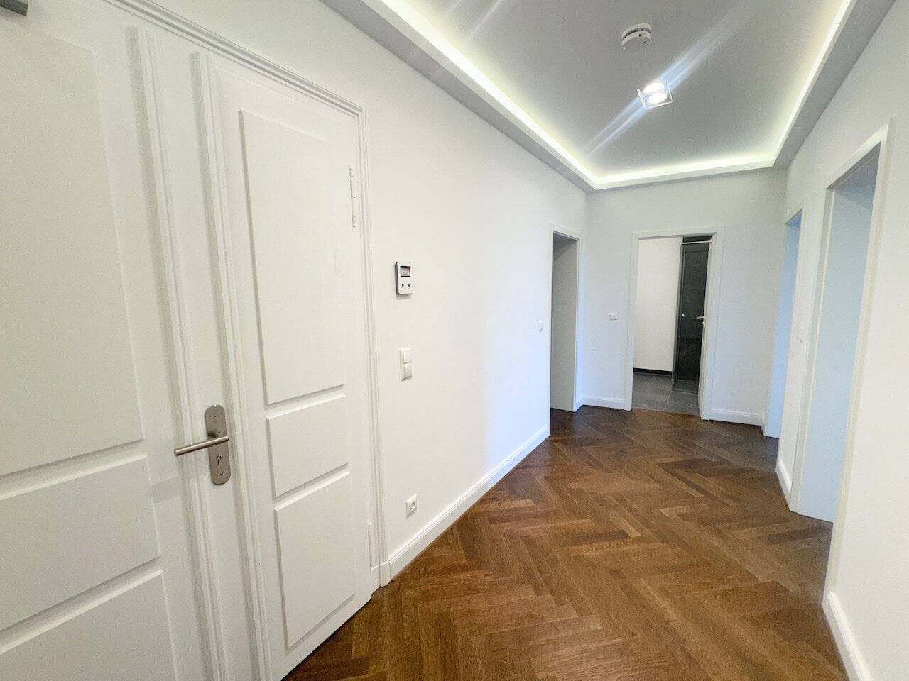 Erstbezug mit Stil! + Balkon + Parkett + Fußbodenheizung + tolles Bad mit Wanne & Dusche + LED-Licht – Leipzig – Vorschaubild 8