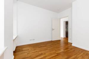 2,5 Zimmer Altbau mit Balkon - ideal für Singles & Paare – 10115 Berlin – Vorschaubild 5