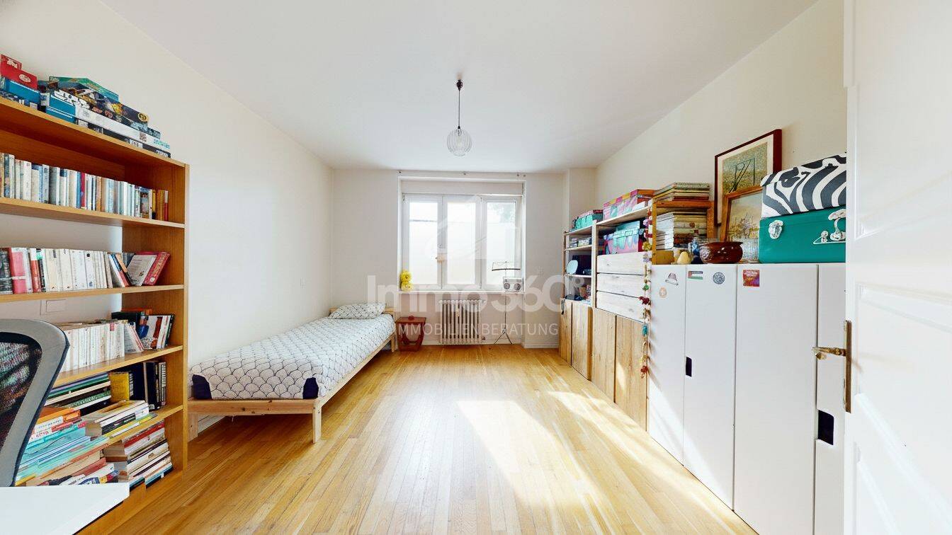 Modernisiert, klassisch geschnitten: 3-Zimmer-Wohnung mit Parkett – Berlin – Vorschaubild 3