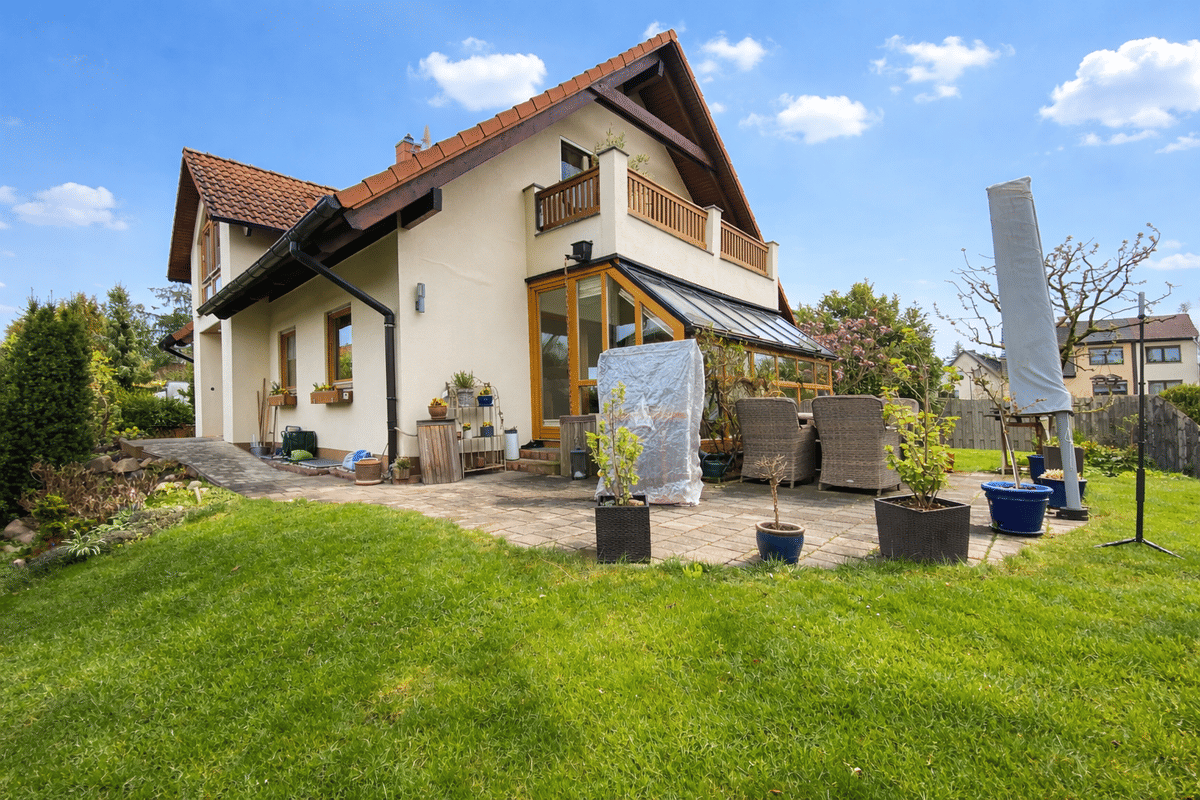Großzügiges Wohnhaus mit hochwertiger Ausstattung – 4207 Leipzig – Bild 1 von 9