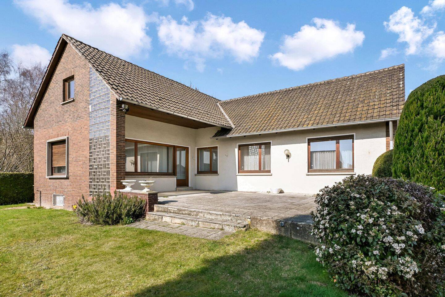 Großes Grundstück, große Möglichkeiten - Einfamilienhaus im Bungalowstil mit Ausbaureserve – Minden – Bild 1 von 9