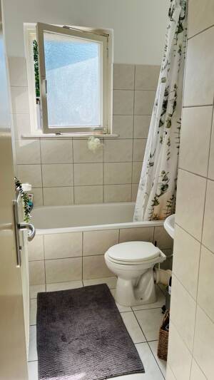 Gepflegte Wohnung mit Balkon - ab 2028 frei – 13437 Berlin – Vorschaubild 4