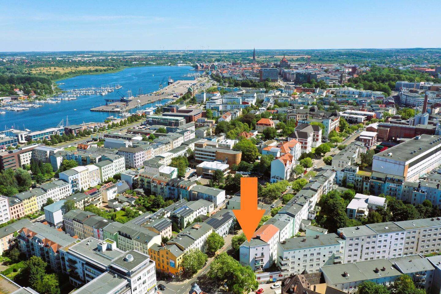 Moderne 3-Zimmer Wohnung in der KTV - Einbauküche, Südbalkon, Einbauspots