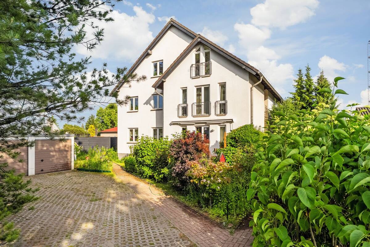 Energieeffizientes Reihenhaus mit Terrasse, Garage und viel Platz in Berlin-Biesdorf – 12683 Berlin – Bild 1 von 9