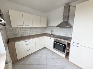 Ruhig gelegene 3-Zi-Wohnung im obersten Geschoss mit EBK, Balkon & Gartennutzung, Garage optional – 97082 Würzburg – Vorschaubild 4