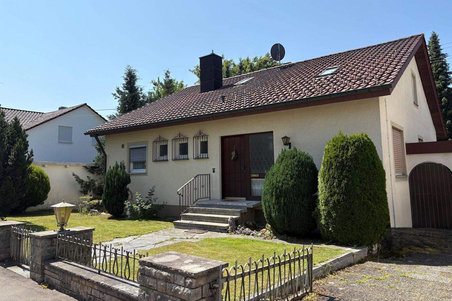 Charmantes Einfamilienhaus mit Einliegerwohnung und Garten – Sigmaringen – Bild 1 von 9