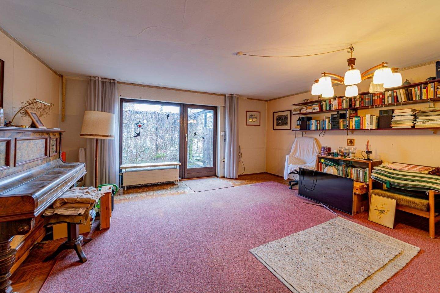 Charmante, modernisierungsbedürftige DHH mit Garage und schönem Garten in gefragter Lage in Erlangen – Erlangen – Vorschaubild 4