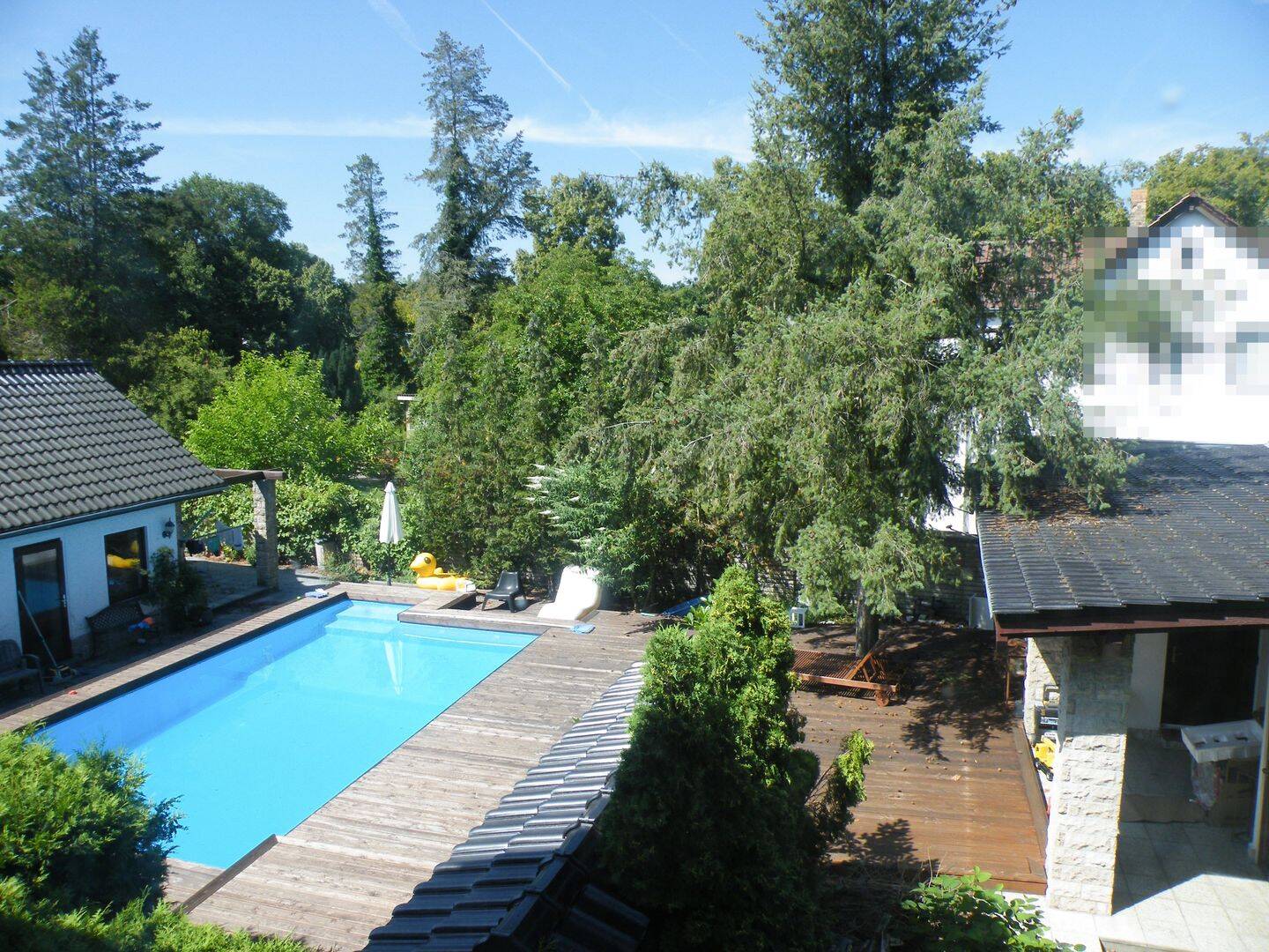 Mediterraner Wohntraum am Wasser: Historische Villa mit Bootsgarage & Pool!