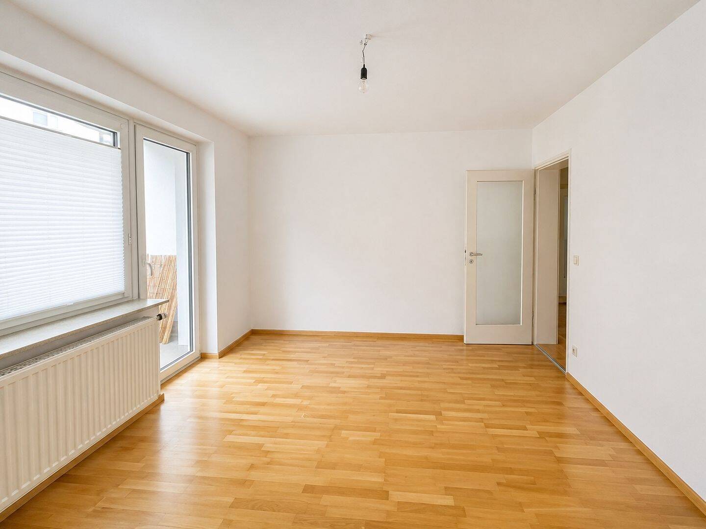 AIGNER - Solide vermietete 2,5-Zimmer-Wohnung mit Westbalkon nahe Laimer Platz – München – Vorschaubild 3