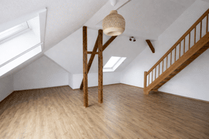 Bezugsfreie Maisonette-Wohnung mit Tageslichtbad und Stellplatz – 4157 Leipzig – Vorschaubild 1