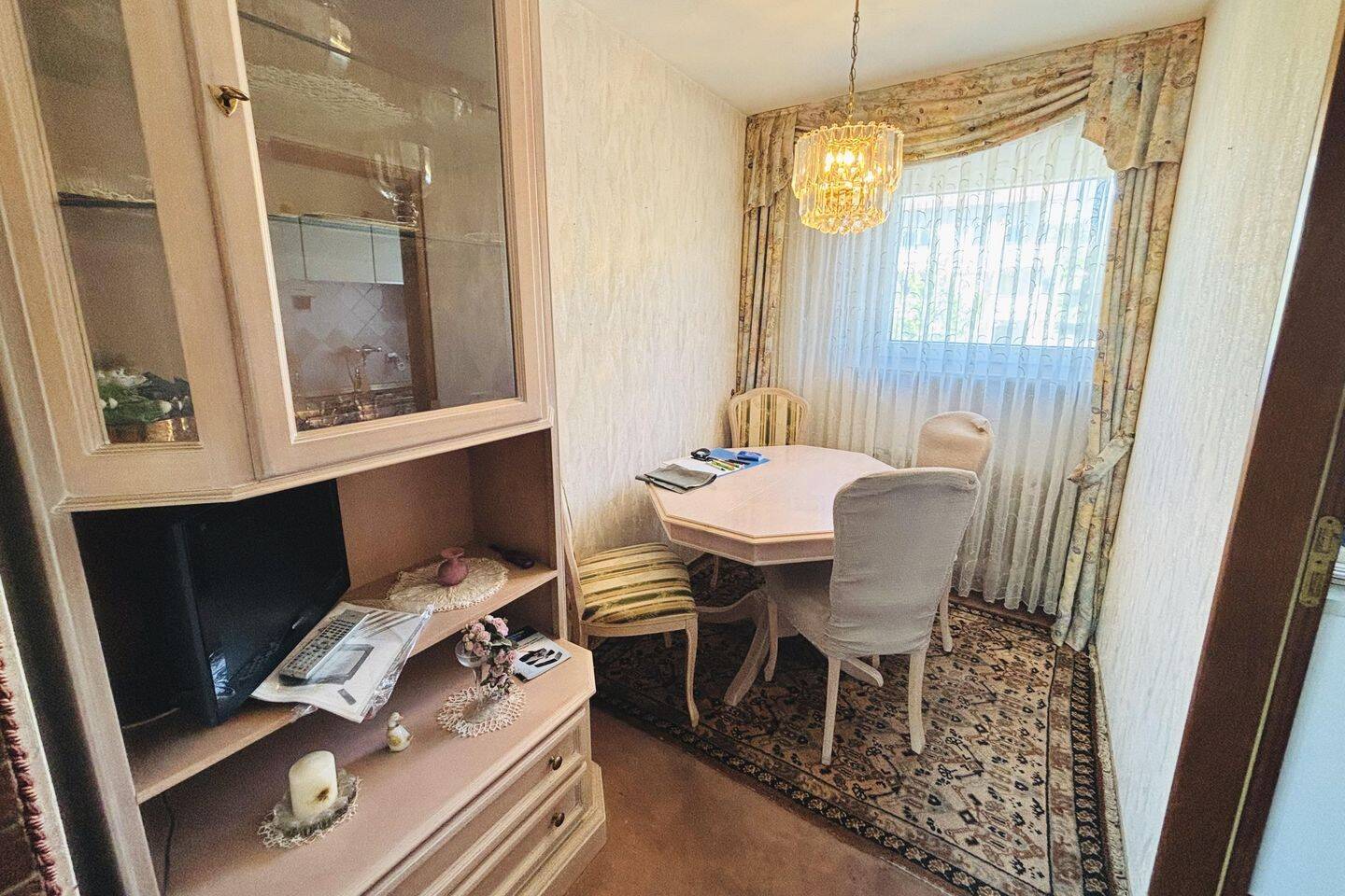 Freie 2-Zimmer-Wohnung mit Balkon und Garage in Bad Cannstatt – Stuttgart – Vorschaubild 9