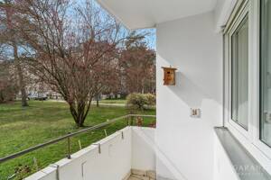Sofort-Bezugsbereit: Helle, frisch renovierte 2 Zimmer-Wohnung mit Südbalkon in ruhiger Lage – 80933 München – Vorschaubild 3