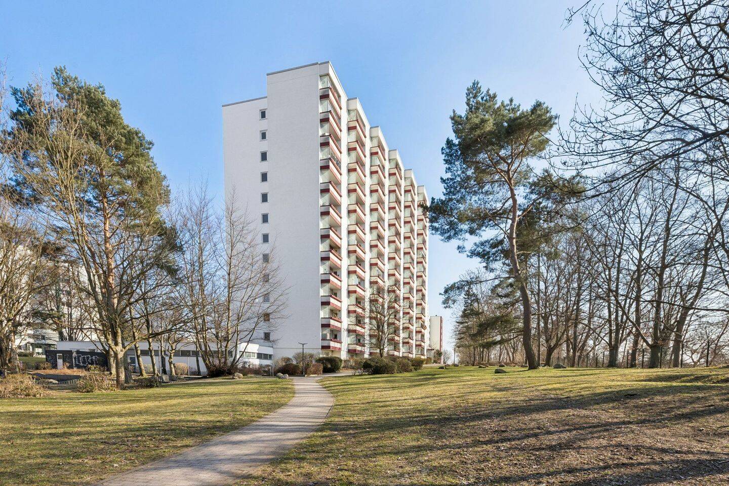 Großzügige moderne, traumhafte Lichtdurchflutete Wohnung mit Weitblick – Berlin – Vorschaubild 3