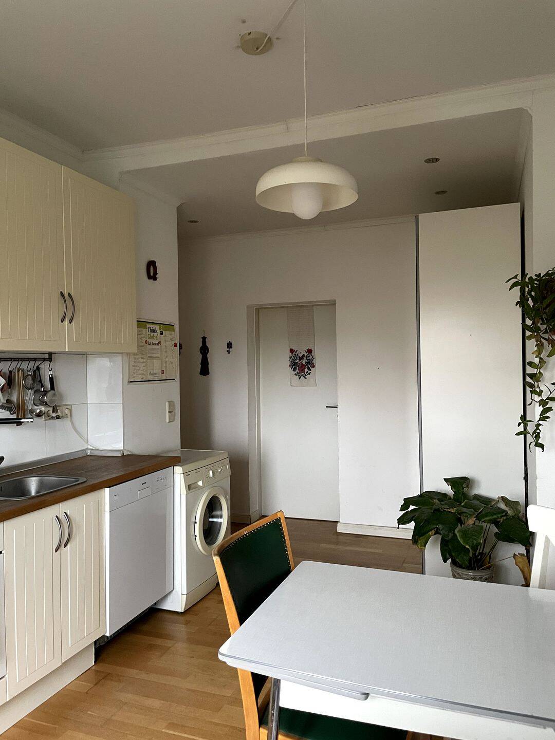 Bezugsfreie 2-Raum-Wohnung mit Balkon – Berlin – Vorschaubild 3