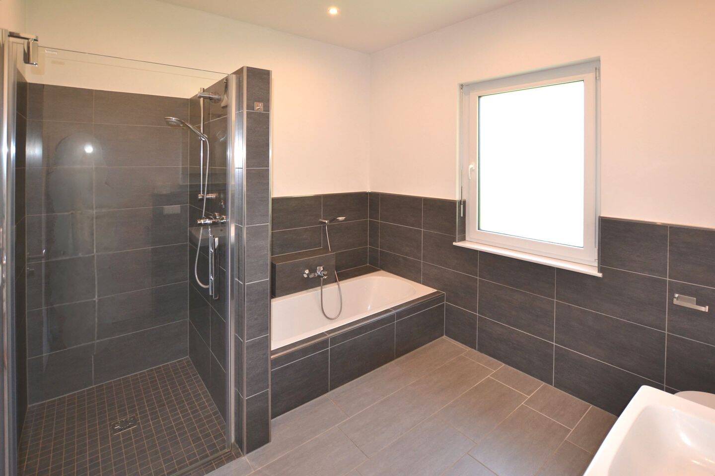 Modernes Traumhaus mit ausgezeichnetem Wohnstandard – Monreal – Vorschaubild 4
