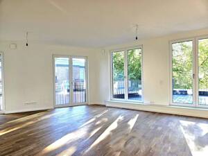 Ganz oben! Moderne Maisonette-Wohnung mit schöner Galerie + sonniger Dachterrasse + TG + Aufzug! – 22145 Hamburg – Vorschaubild 4