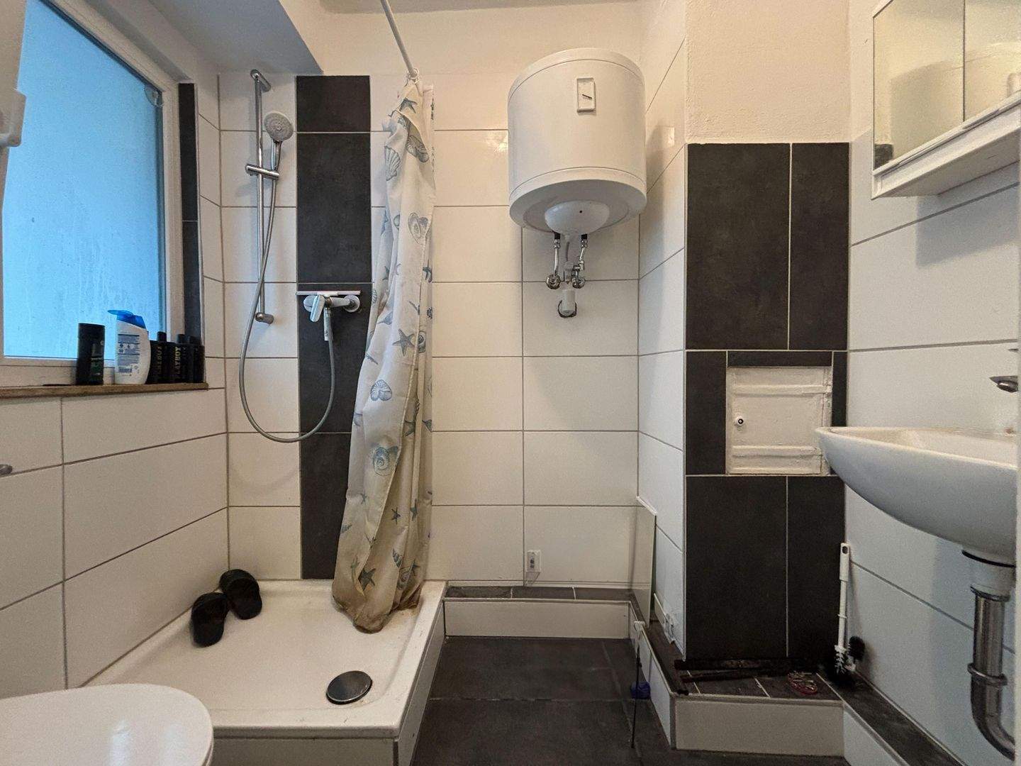 Zentral und vermietet: Wohnung im denkmalgeschützen Mehrfamilienhaus! – Pforzheim – Vorschaubild 2