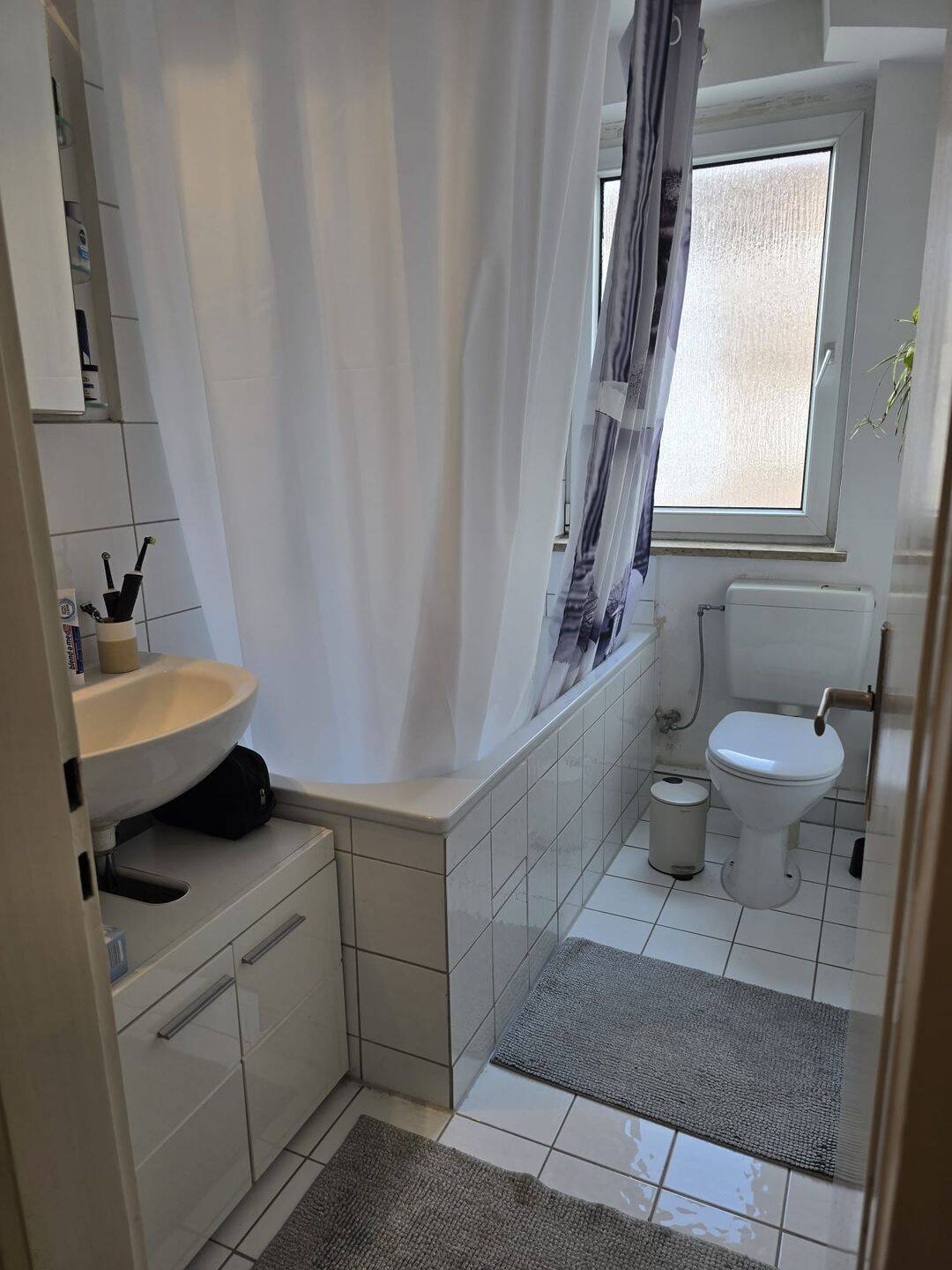 Helle, gepflegte 2-Zimmer Wohnung zu vermieten – Nürnberg – Vorschaubild 3