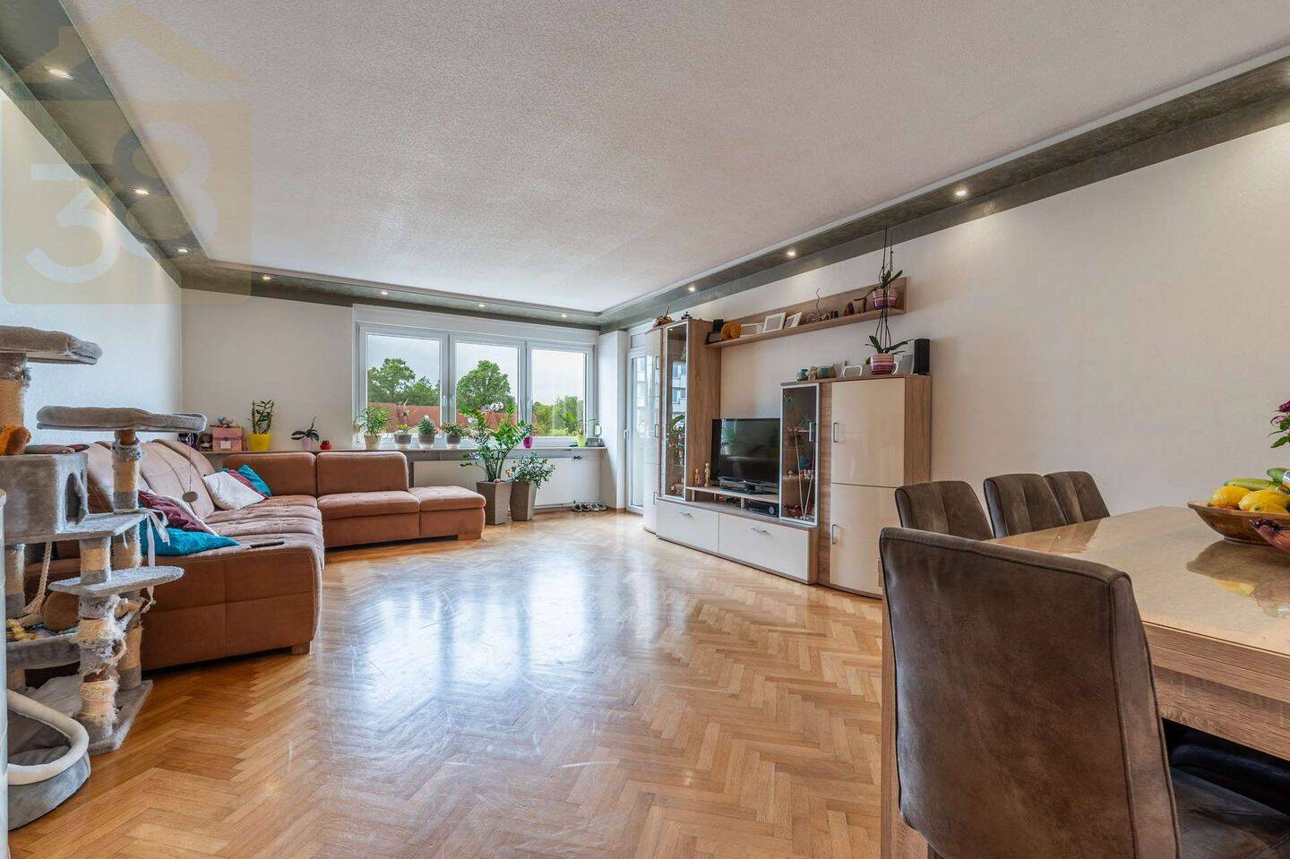 4-Zimmer-Wohnung mit neuwertiger Küche, Garage & Balkon in Wolfsburg! Meine Wohnung = Mein Partner! – Wolfsburg – Vorschaubild 5