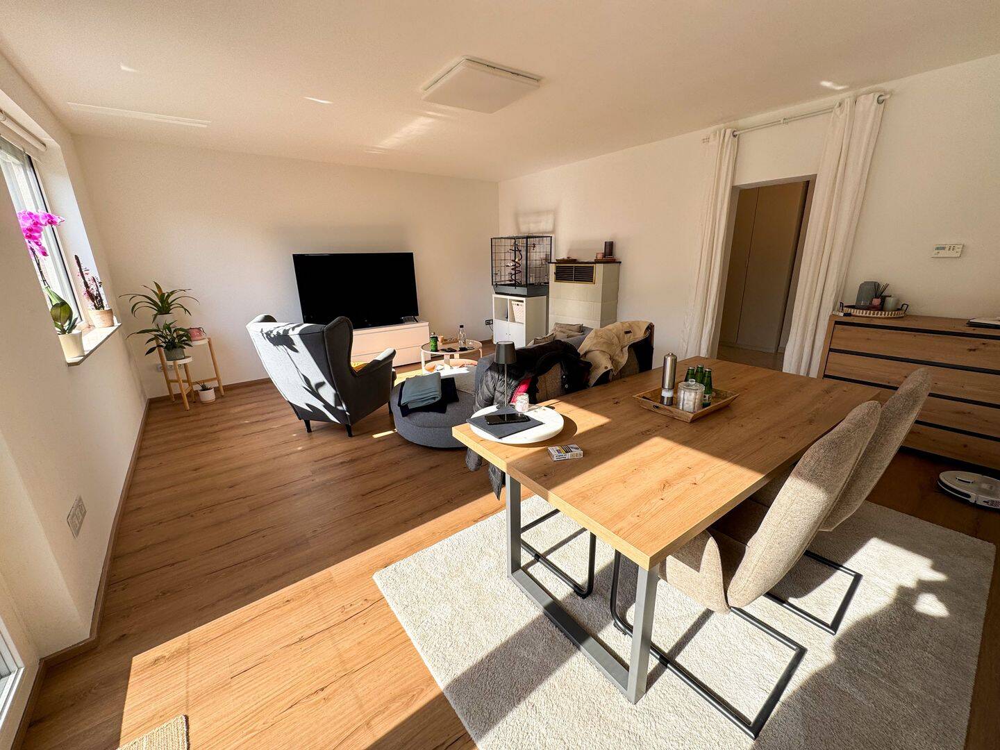 Ein Zuhause mit Charakter und Zukunft: Stilvoll modernisiertes Raumwunder mit Ausbaureserven, smarter Technik und besonderem Wohngefühl in Fürth – Fürth – Vorschaubild 3