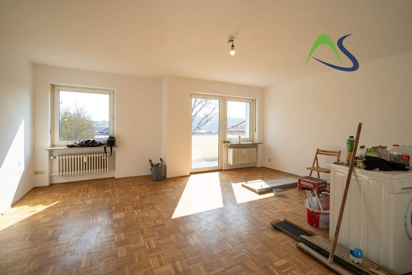Frisch renovierte Dreizimmerwohnung mit Südbalkon und Garage im inneren Westen – Regensburg – Vorschaubild 3