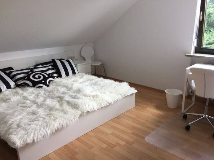Möblierte 2-Zimmer-Wohnung, schön eingerichtet, in ruhiger und trotzdem gut angebundener Lage in Augsburg-Göggingen – Augsburg – Vorschaubild 5
