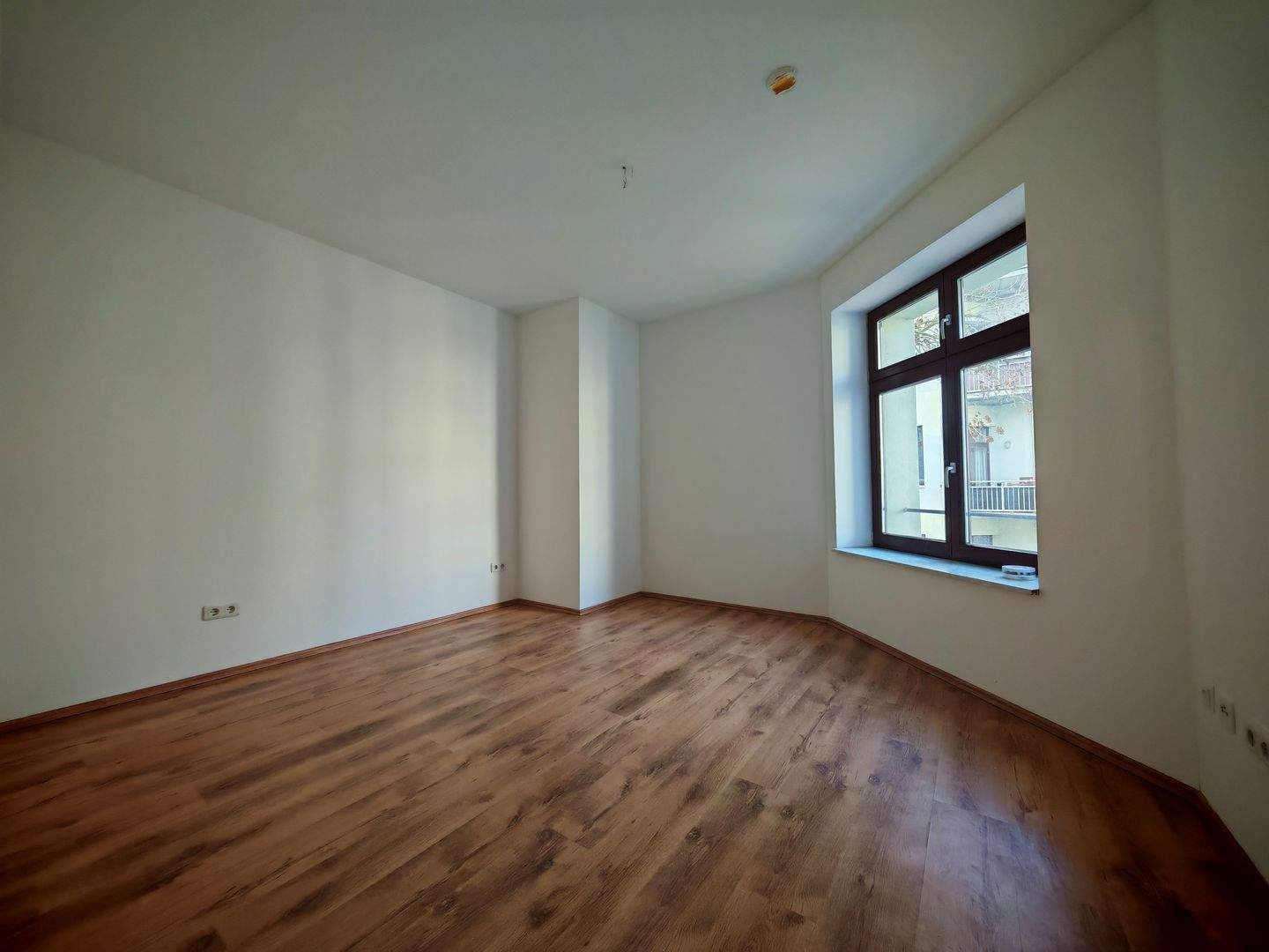 Charmante 3-Zimmer-Wohnung mit Dachterrasse, offener Wohnküche und besonderem Loft-Charakter in Magdeburg-Sudenburg – Magdeburg – Vorschaubild 6