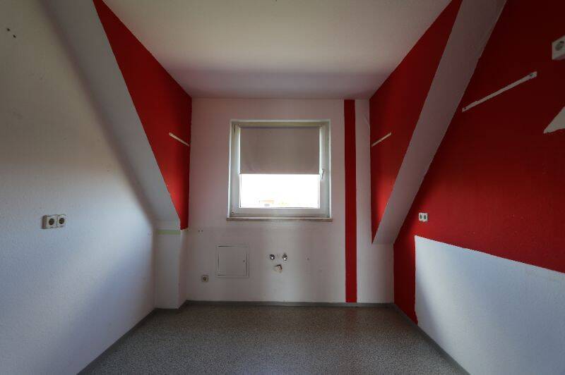 Helle Dachgeschosswohnung mit Gästetoilette und Balkon! – Großenhain – Vorschaubild 6