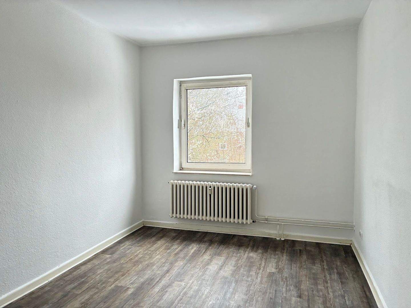 Praktische 2,5 Zimmerwohnung mit Balkon ab sofort verfügbar – Kiel – Vorschaubild 2