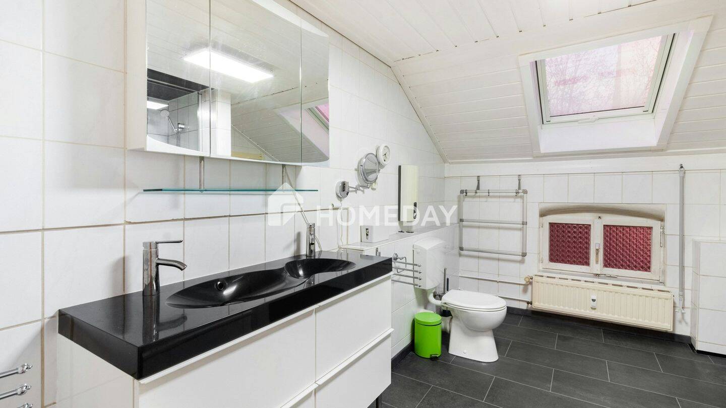4-ZI-Altbauwohnung mit großzügiger Terrasse & 80 m² Grundfläche großem Dachboden in WI-Mitte – Wiesbaden – Vorschaubild 7