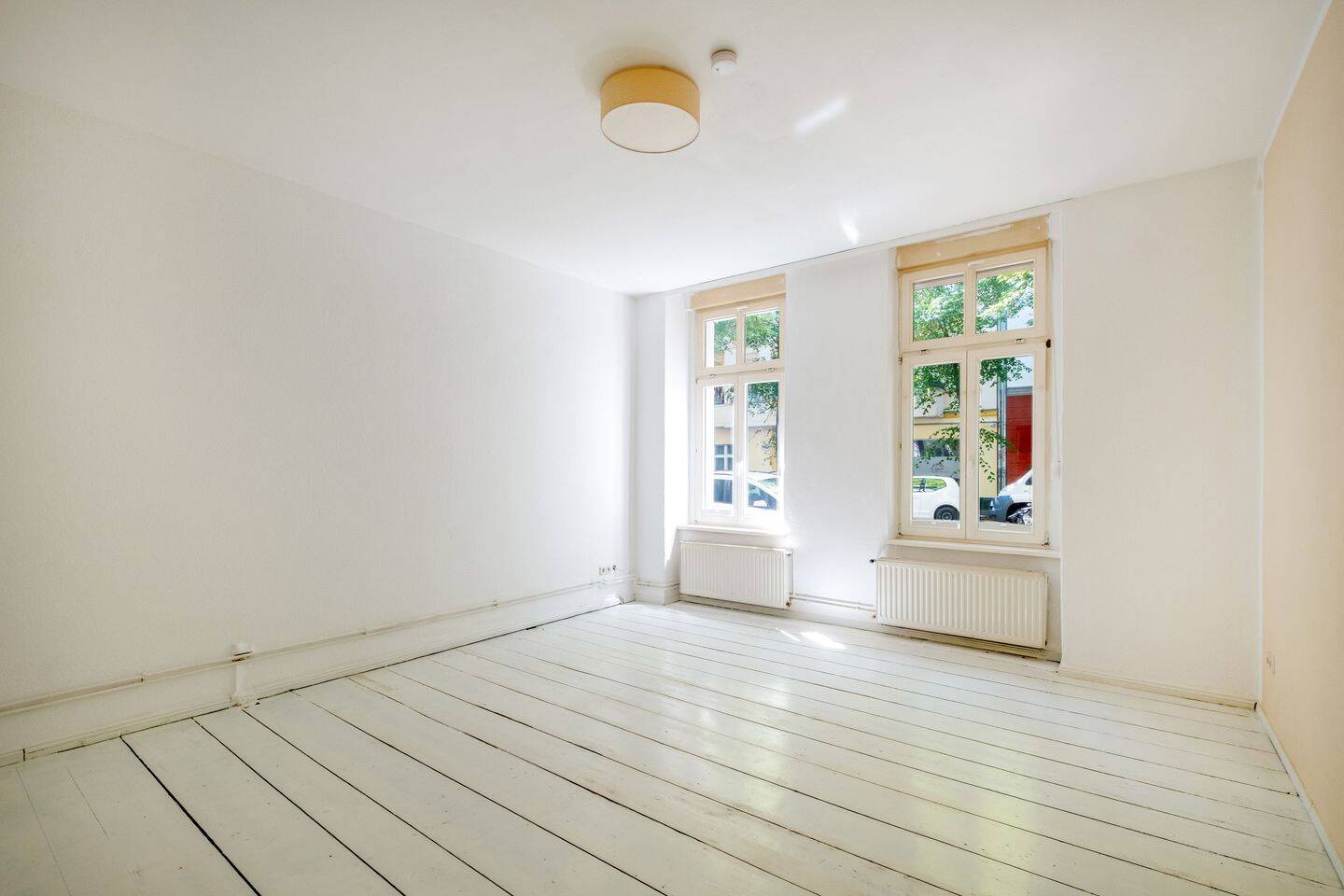 Altbaucharme nahe Boxhagener Platz - ruhig gelegene 2-Zimmer-Wohnung mit Potenzial