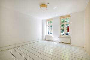 Altbaucharme nahe Boxhagener Platz - ruhig gelegene 2-Zimmer-Wohnung mit Potenzial