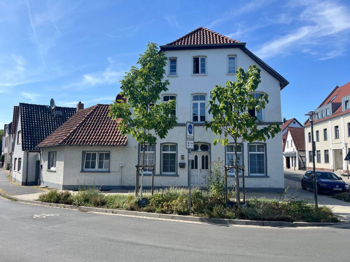 *** Großzügige 5-Zimmer-Maisonetten-Wohnung im charmanten Altbau ***