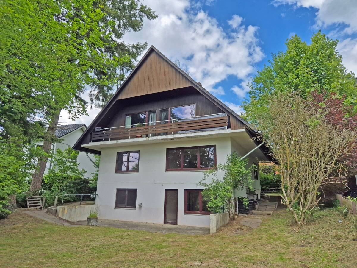 Ein- oder Zweifamilienhaus in schöner, zentraler Ortslage – Bendestorf – Bild 1 von 9