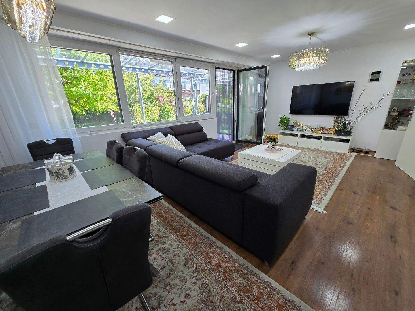 -- SANIERT -- Tolles Reihenendhaus mit Einbauküche und schönem Garten in Nürnberg / Mögeldorf --