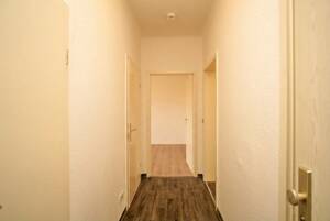 Fast 5 % AfA! 3-Zimmer-Erdgeschosswohnung in Uni-Nähe! – Wiesbadener Straße 19, 1159 Dresden – Vorschaubild 6