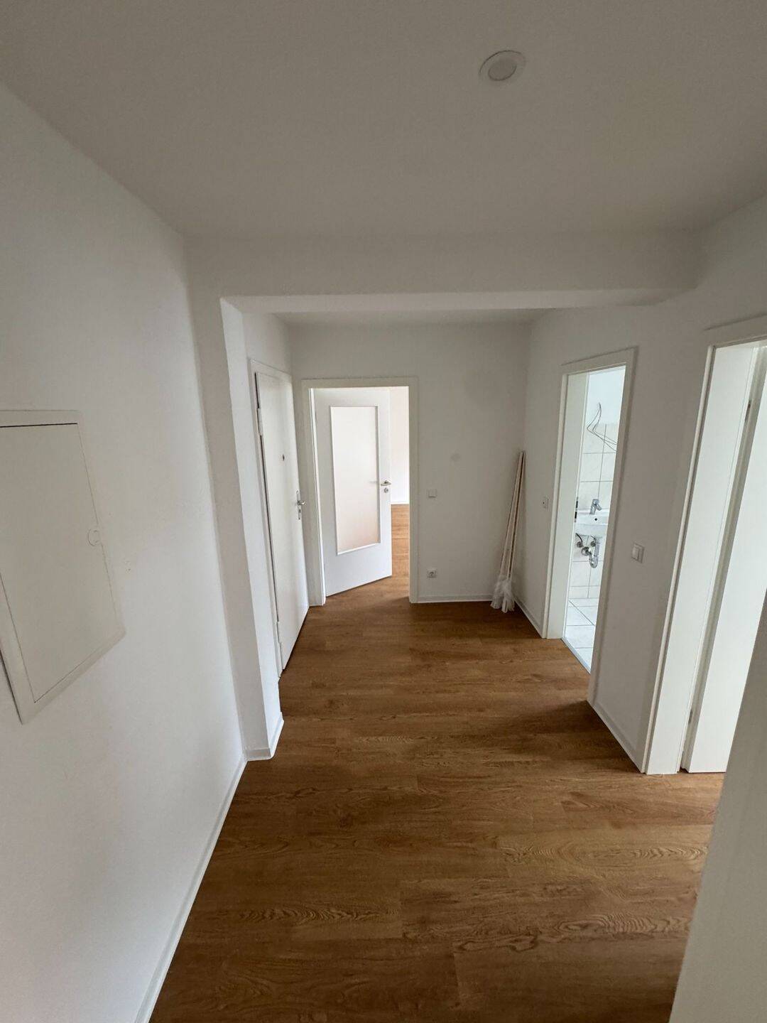 Zweizimmer-Wohnung im 2. Stock mit Gartenmitbenutzung und Keller in Hannover – Hannover – Vorschaubild 4