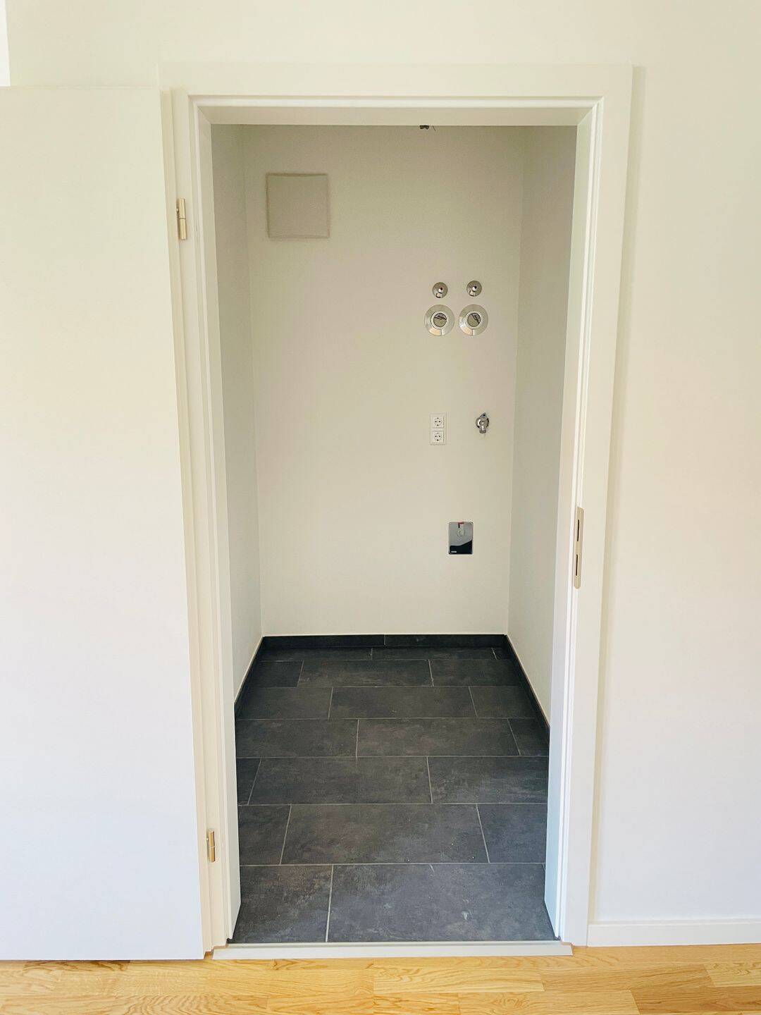Mit neuer EBK! Lichtdurchflutete 2-Zimmer-Wohnung – Nürnberg – Vorschaubild 4
