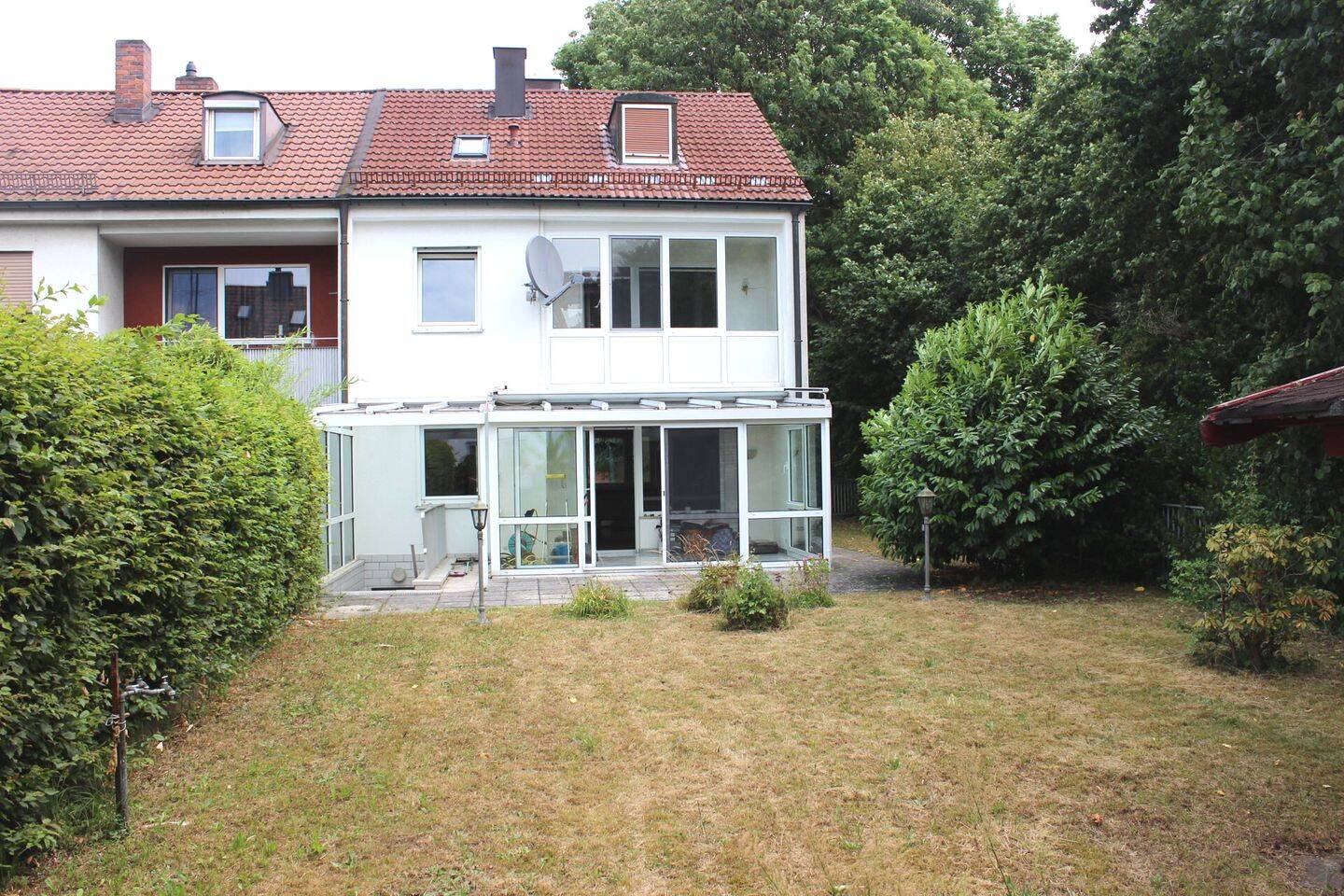 Reiheneckhaus in Nürnberg-Ziegelstein wartet auf das Familienglück – Nürnberg – Bild 1 von 9
