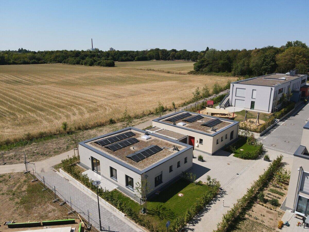 EBENERDIGES WOHNEN IM GRÜNEN - Kurze Wege, moderne Infrastruktur und mehr Zeit für das Wesentliche! – 51145 Köln – Bild 1 von 9