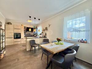 Modernes Familienhaus (2021) 186 m² | Pool | Heimkino | 3 Bäder Nähe Adlershof & BER – 12524 Berlin – Vorschaubild 8