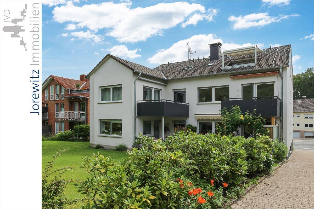 Bielefeld-Sieker: Frisch renovierte 3 Zimmer-Wohnung mit Balkon und Einzelgarage