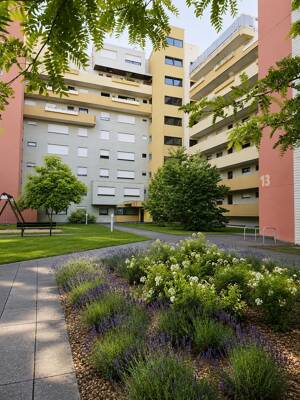 RESERVIERT: Tolle Aussicht I Wellness inklusive I Gepflegte 2-ZKB mit Hallenbad & Aufzug