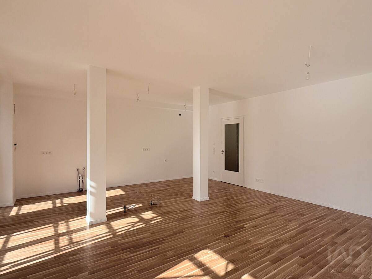 Bezugsfertig ab Juli - Moderne Maisonette-Wohnung mit 6 Zimmern, Garten und Terrasse - KFW 40! – Berlin – Vorschaubild 7
