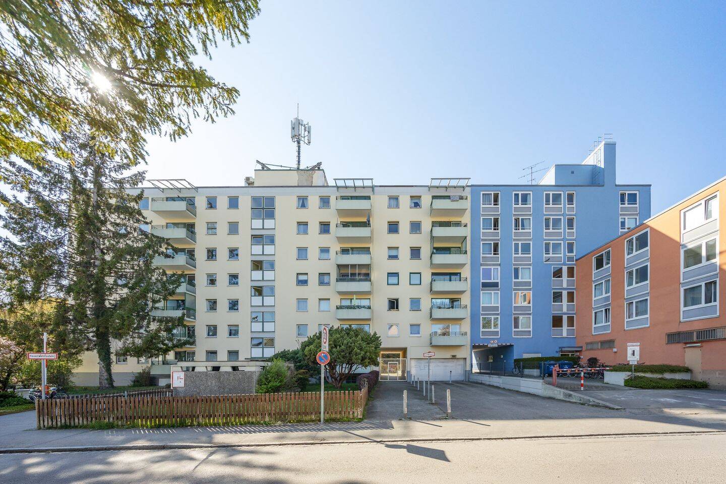 Helle 2-Zimmer-Wohnung mit Südbalkon und Tiefgaragenstellplatz - sofort bezugsfrei – München – Vorschaubild 9
