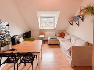 Mitten im Stadtleben und dennoch den Weitblick genießen - attraktive Etagenwohnung mit Charme – 40217 Düsseldorf – Vorschaubild 2