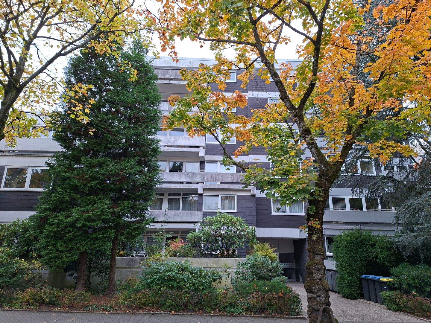 ETW für anspruchsvolle Menschen - Schwimmbad + Sauna im Haus – Gelsenkirchen – Bild 1 von 9